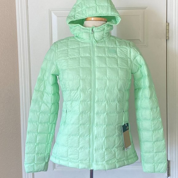 The North Face Eco Slim Fit Thermoball Hoodie Puffer Jacket